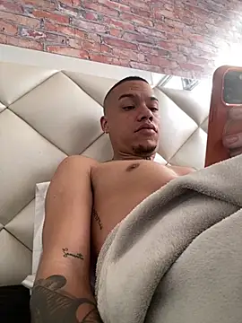 AlphaMasterXxx online show from 04/21/26, 05:28