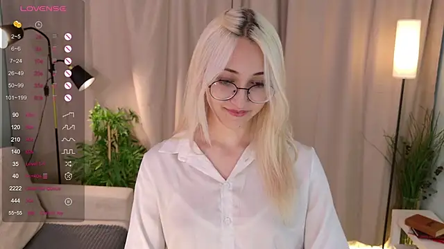 Snapshot of Marry_sharp chatting on 10/21/25, 09:26 Marry sharp online show from 10/21/25, 09:26