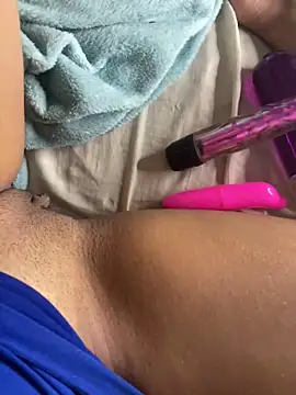 Snapshot of casadinha20 chatting on 03/27/26, 04:07 casadinha20 online show from 03/27/26, 04:07