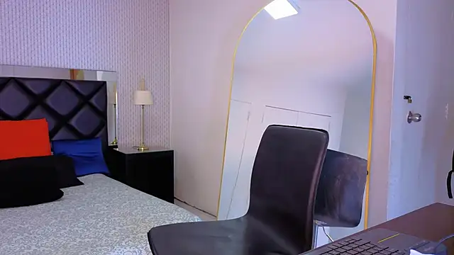 mysterius boy online show from 10/19/25, 01:45