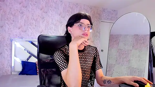 mysterius boy online show from 11/04/25, 08:08