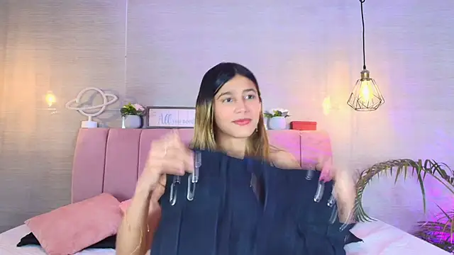 im sofii18 online show from 10/16/25, 07:48