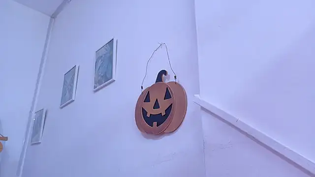 Lizbeth Rouse online show from 10/23/25, 11:31