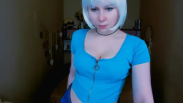 EvaCrosby online show from 10/17/25, 03:14