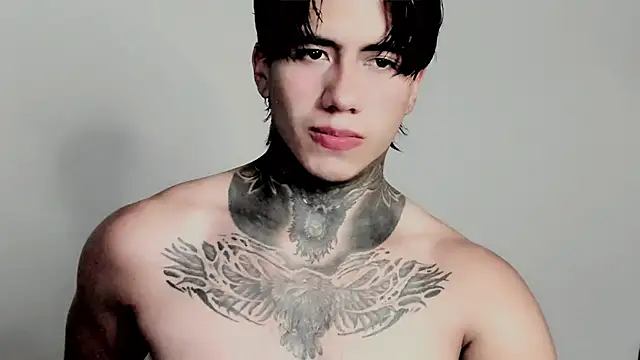 Snapshot of Alex_bdsmz chatting on 11/04/25, 10:53 Alex bdsmz online show from 11/04/25, 10:53