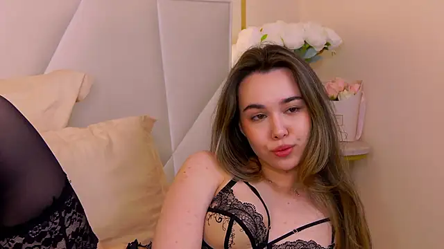 Snapshot of MiaMarlow chatting on 04/26/26, 01:03 MiaMarlow online show from 04/26/26, 01:03