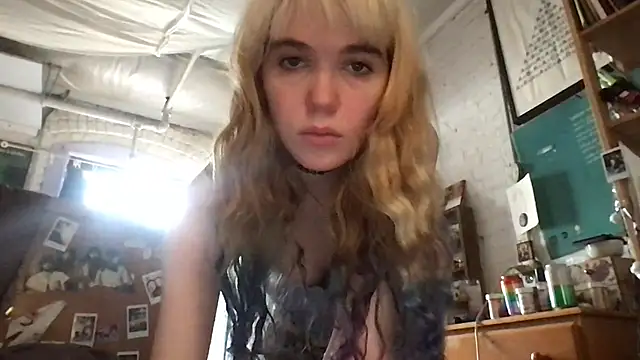 Snapshot of danceissex chatting on 10/19/25, 08:31 danceissex online show from 10/19/25, 08:31