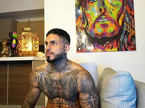 Snapshot of logan_hugh8 chatting on 09/18/25, 11:18 logan hugh8 online show from 09/18/25, 11:18