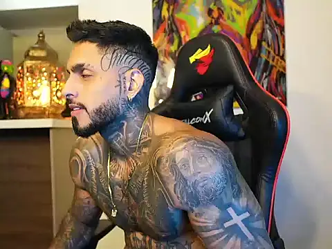 Snapshot of logan_hugh8 chatting on 09/21/25, 04:03 logan hugh8 online show from 09/21/25, 04:03