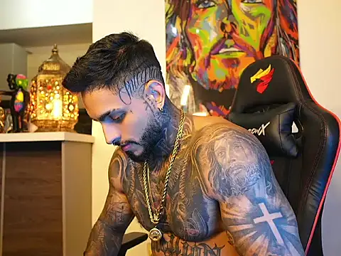 Snapshot of logan_hugh8 chatting on 09/25/25, 03:10 logan hugh8 online show from 09/25/25, 03:10