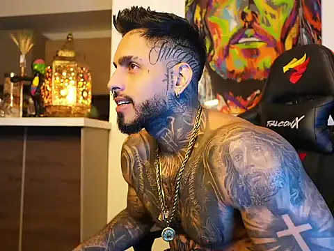 Snapshot of logan_hugh8 chatting on 10/07/25, 05:26 logan hugh8 online show from 10/07/25, 05:26