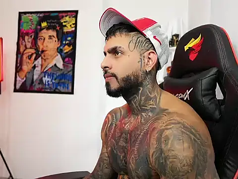 Snapshot of logan_hugh8 chatting on 10/19/25, 09:04 logan hugh8 online show from 10/19/25, 09:04