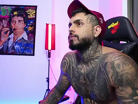 Snapshot of logan_hugh8 chatting on 11/04/25, 06:45 logan hugh8 online show from 11/04/25, 06:45