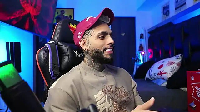 logan hugh8 online show from 02/05/26, 09:14