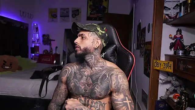 logan hugh8 online show from 04/15/26, 01:01