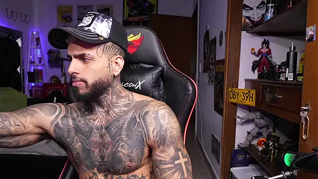 logan hugh8 online show from 04/22/26, 02:40