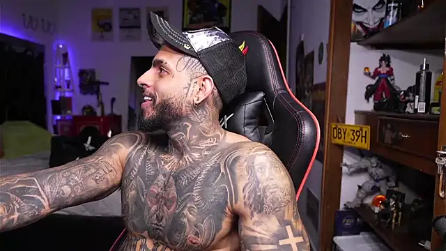 logan hugh8 online show from 04/23/26, 02:46