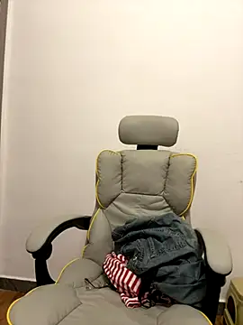 Snapshot of coco-o chatting on 09/15/25, 01:11 coco-o online show from 09/15/25, 01:11