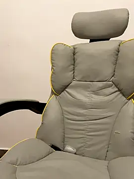 Snapshot of coco-o chatting on 09/27/25, 03:28 coco-o online show from 09/27/25, 03:28