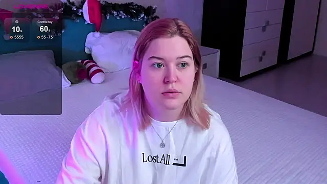 Snapshot of HelenHartt chatting on 01/11/26, 01:43 HelenHartt online show from 01/11/26, 01:43