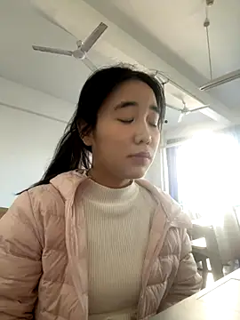 luluya1314 online show from 11/19/25, 05:40