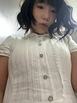 luluya1314 online show from 04/23/26, 08:02