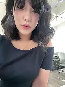 luluya1314 online show from 04/24/26, 05:32