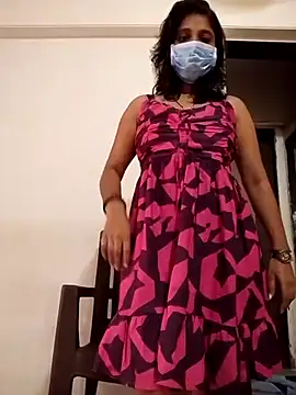 Love Foreverr12 online show from 10/28/25, 06:39