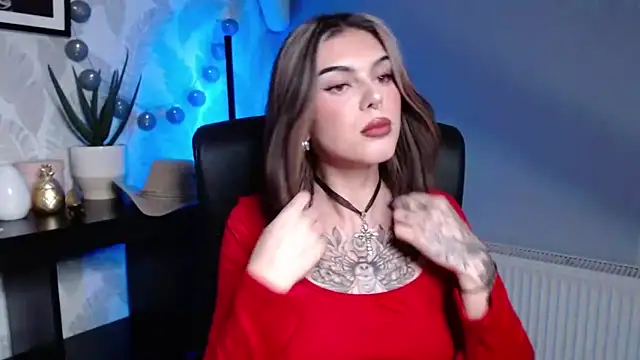 Snapshot of Nova_SIN chatting on 10/24/25, 05:15 Nova SIN online show from 10/24/25, 05:15