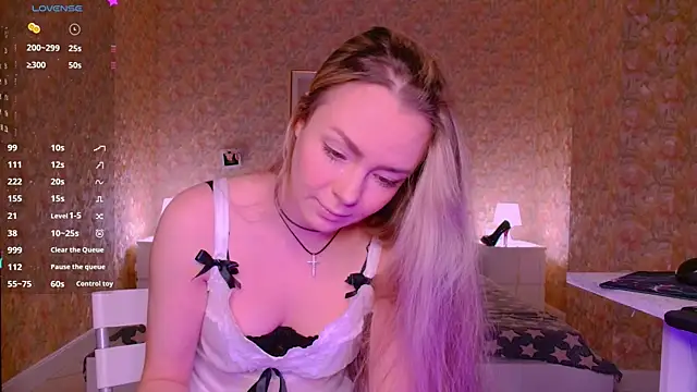 Snapshot of Little_Rockk chatting on 07/28/26, 01:32 Little Rockk online show from 07/28/26, 01:32
