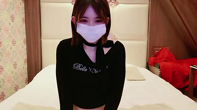 Snapshot of NANA_chan_1 chatting on 10/18/25, 09:54 NANA chan 1 online show from 10/18/25, 09:54