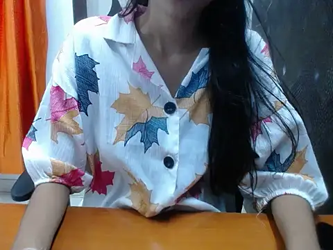 Snapshot of kiya_7 chatting on 06/15/26, 06:37 kiya 7 online show from 06/15/26, 06:37