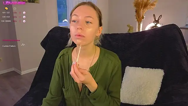 NyxaThorn online show from 10/09/25, 02:37