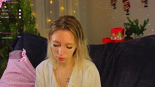 NyxaThorn online show from 12/21/25, 02:35