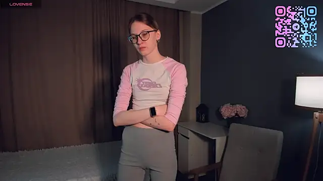 SharylSmalt online show from 04/10/26, 01:11