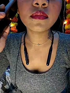 Snapshot of Horny_Ishika chatting on 02/18/26, 07:43 Horny Ishika online show from 02/18/26, 07:43