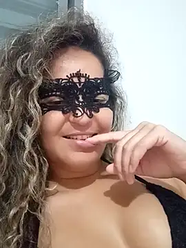 RaphinhaSanches online show from 11/12/25, 01:00