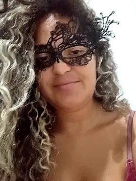 RaphinhaSanches online show from 12/14/25, 02:00