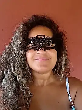 RaphinhaSanches online show from 03/19/26, 01:15