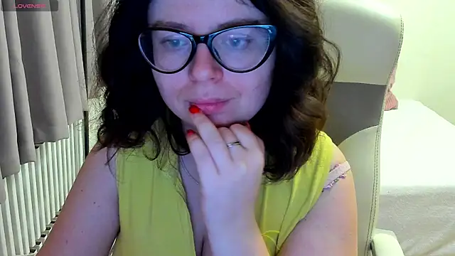 MilisaSweet777 online show from 12/21/25, 08:05