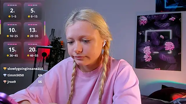 Snapshot of Millie_Vanillies chatting on 11/28/25, 10:40 Millie Vanillies online show from 11/28/25, 10:40