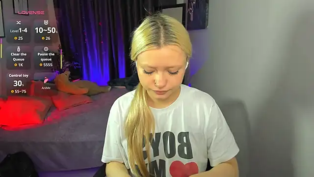 Snapshot of Millie_Vanillies chatting on 12/14/25, 06:30 Millie Vanillies online show from 12/14/25, 06:30