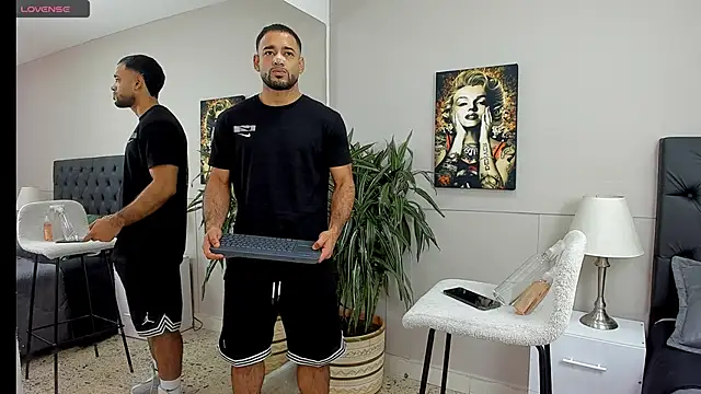 Snapshot of emilio_brandon chatting on 10/24/25, 11:28 emilio brandon online show from 10/24/25, 11:28