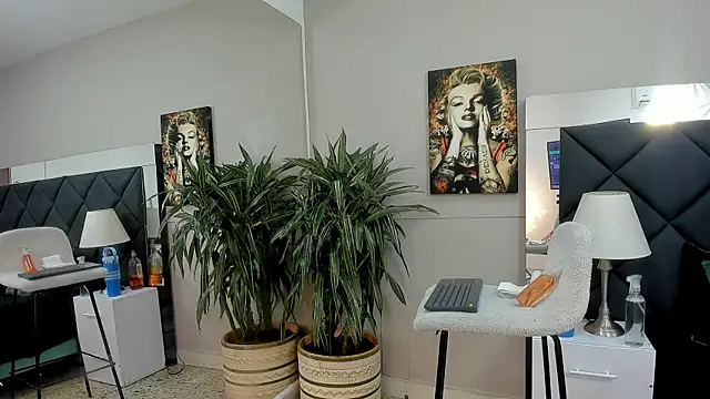 Snapshot of emilio_brandon chatting on 11/05/25, 10:59 emilio brandon online show from 11/05/25, 10:59