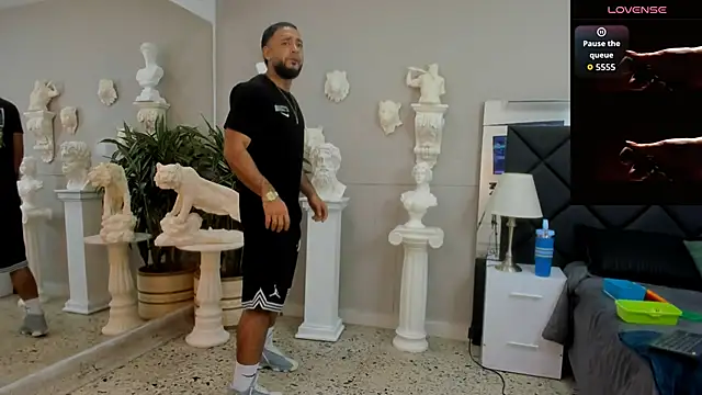 Snapshot of emilio_brandon chatting on 11/18/25, 10:09 emilio brandon online show from 11/18/25, 10:09