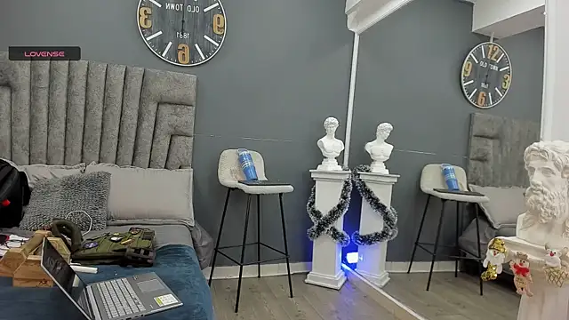 Snapshot of emilio_brandon chatting on 12/16/25, 11:37 emilio brandon online show from 12/16/25, 11:37