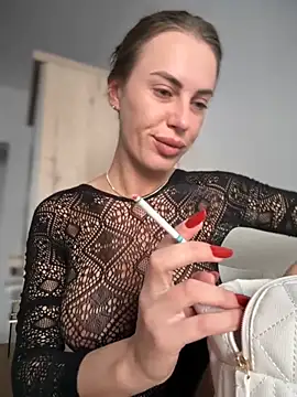  JessyRey  online show from 11/18/25, 08:52