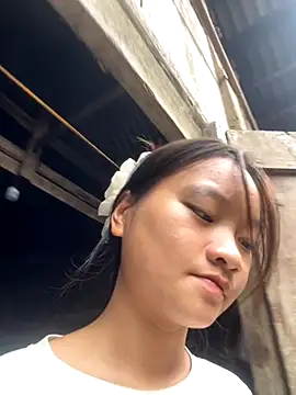   Nhug  05 online show from 10/08/25, 01:14