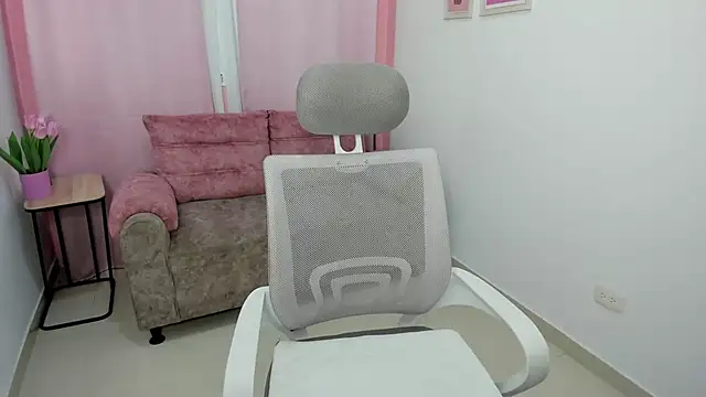 Emiss Jones online show from 10/20/25, 12:38