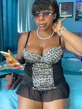 Snapshot of Monajuicy chatting on 10/11/25, 01:42 Monajuicy online show from 10/11/25, 01:42
